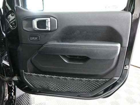 Used 2022 Jeep Wrangler Unlimited Sahara w/ Dual Top Group AWD/4WD image 14