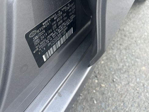 Used 2024 Genesis G70 2.5T image 24