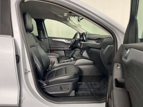Used 2025 Ford Escape Platinum image 32