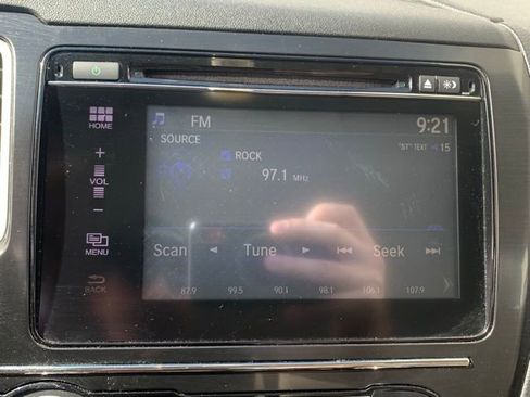 Used 2015 Honda Civic SE image 9