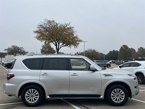 Used 2021 Nissan Armada SV image 3