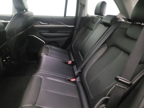 Used 2022 Jeep Grand Cherokee Limited 4xe w/ Luxury Tech Group II AWD/4WD image 18