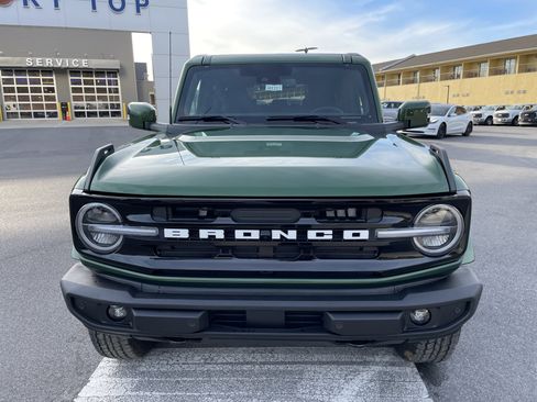 New 2025 Ford Bronco Outer Banks image 2