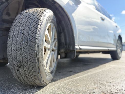 Used 2015 Nissan Pathfinder S image 39