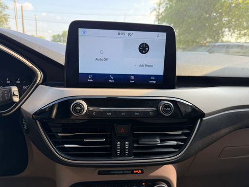 Used 2020 Ford Escape SE FWD image 19