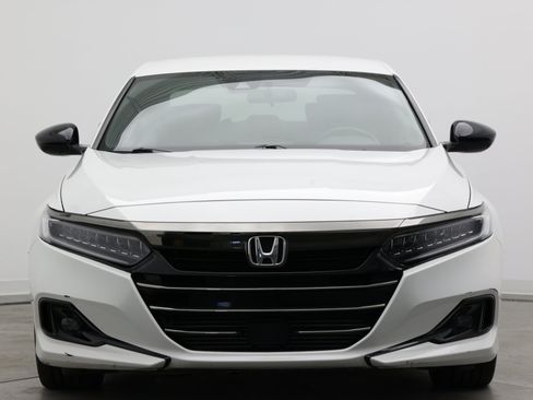 Used 2021 Honda Accord Sport image 2