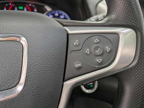 Used 2024 GMC Terrain SLE w/ Driver Convenience Package image 18