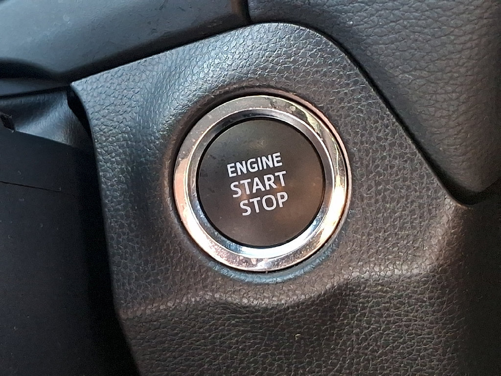 Used 2025 Toyota RAV4 XLE FWD image 22