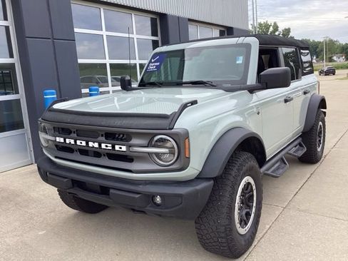 Used 2023 Ford Bronco Big Bend w/ Sasquatch Package AWD/4WD image 2