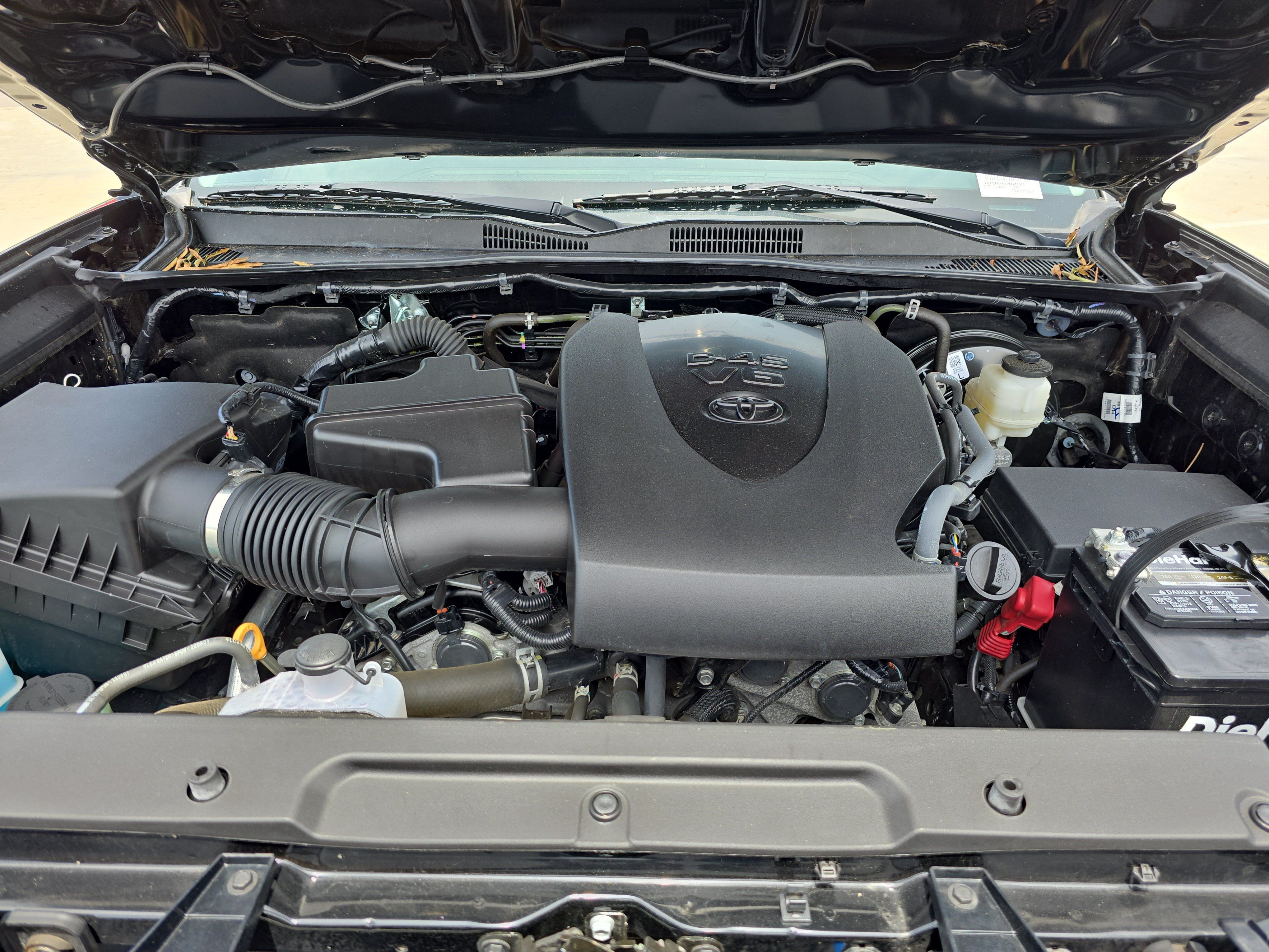 Used 2023 Toyota Tacoma SR5 w/ Technology Package AWD/4WD image 29