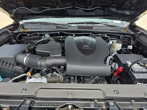 Used 2023 Toyota Tacoma SR5 w/ Technology Package AWD/4WD image 29