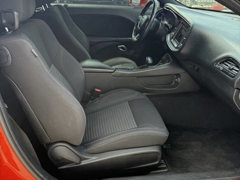 Used 2018 Dodge Challenger SXT w/ Blacktop Package image 9