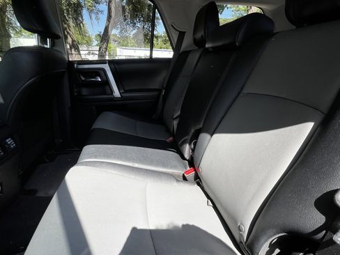 Used 2016 Toyota 4Runner SR5 Premium image 32