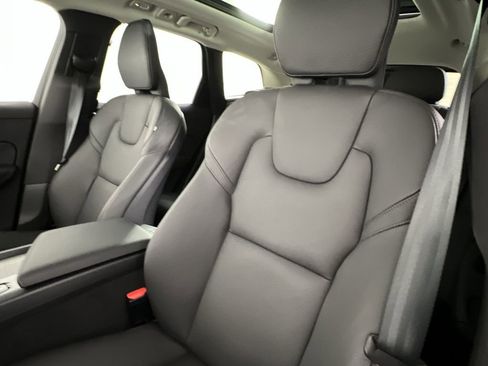 Certified 2025 Volvo XC60 B5 Plus image 14