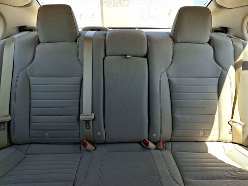 Used 2018 Ford Taurus SE FWD image 14