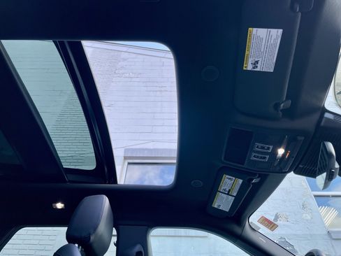 Certified 2024 Land Rover Range Rover Evoque S image 17