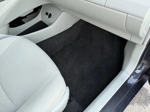 Used 2012 Toyota Prius Two image 16