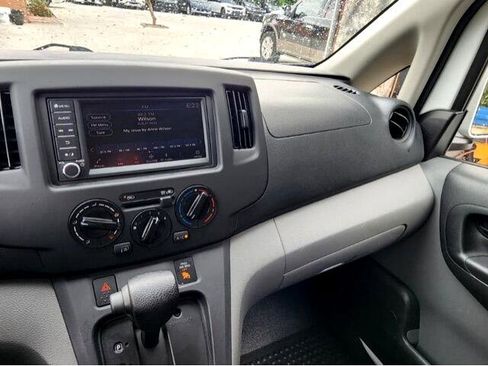 Used 2020 Nissan NV200 SV image 24