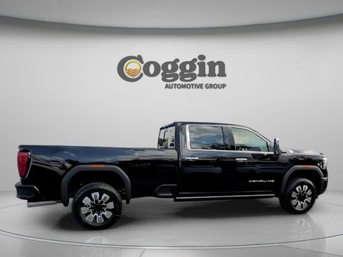 New 2026 GMC Sierra 3500 Denali w/ Denali Reserve Package image 12