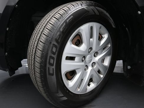 Used 2017 Dodge Journey SE FWD image 16