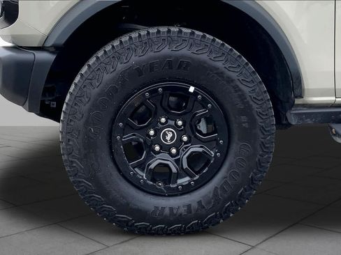 Certified 2025 Ford Bronco Badlands AWD/4WD image 11