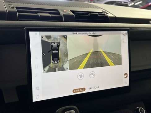 Used 2025 Land Rover Defender 110 S image 19