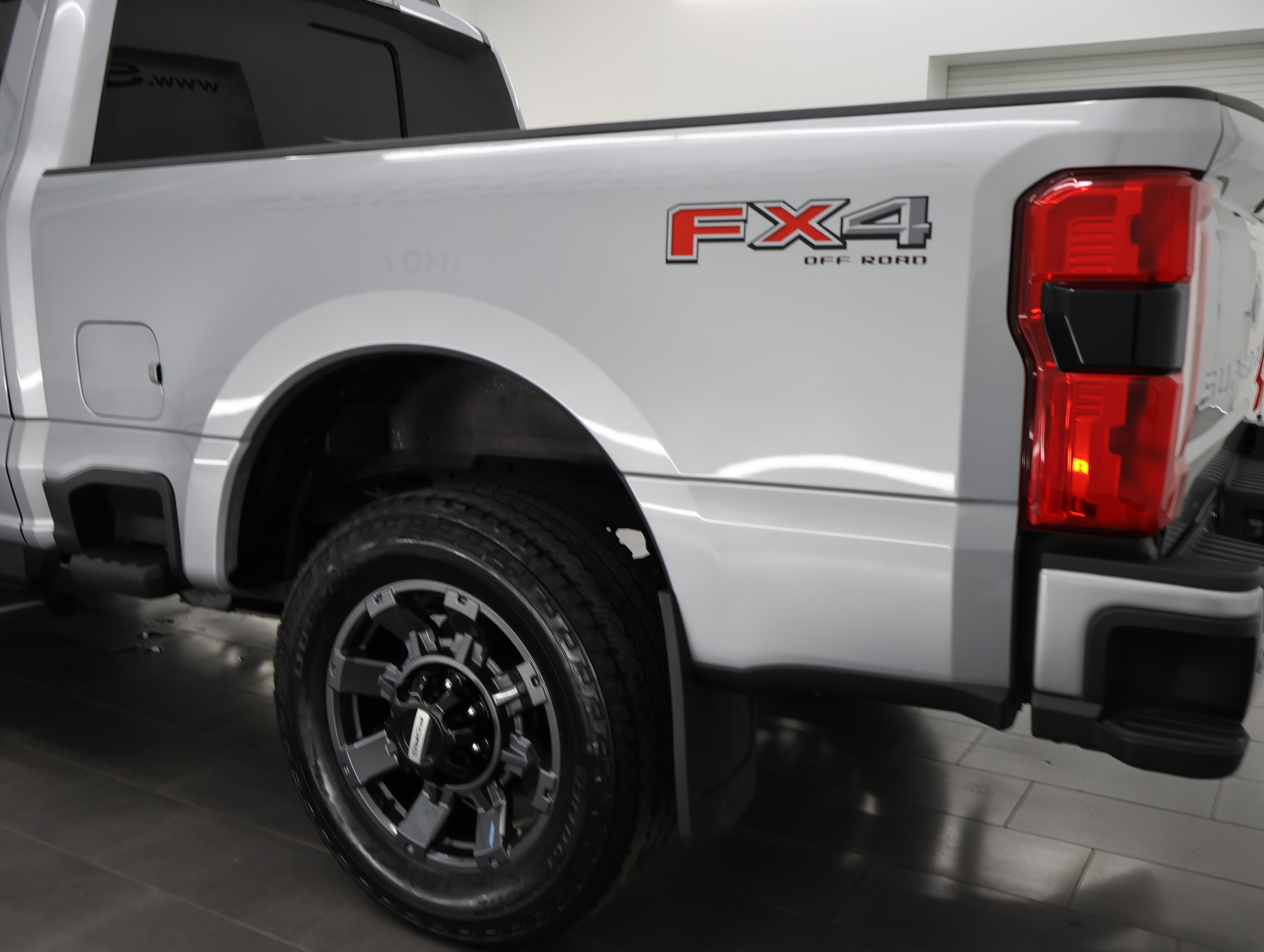 Used 2023 Ford F350 Lariat w/ Lariat Ultimate Package AWD/4WD image 35