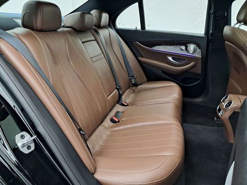 Used 2018 Mercedes-Benz E 400 4MATIC Sedan image 40