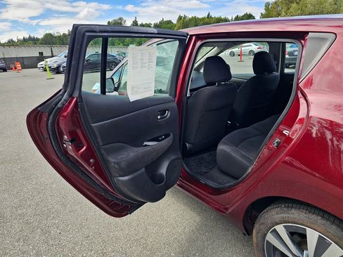 Used 2017 Nissan Leaf SV FWD image 22