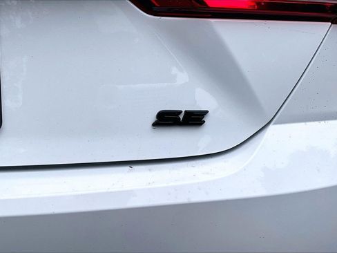 Used 2025 Toyota Camry SE FWD image 21