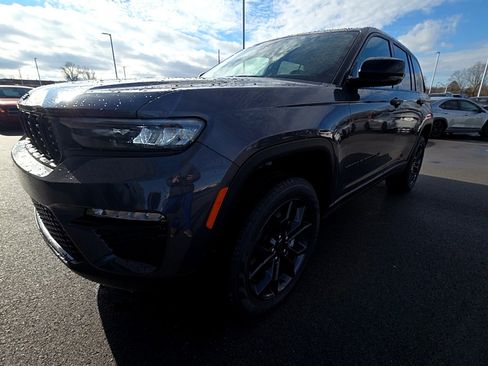 New 2025 Jeep Grand Cherokee Limited image 1