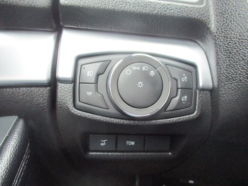 Used 2018 Ford Explorer Sport w/ Equipment Group 401A AWD/4WD image 17