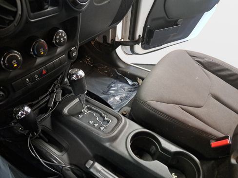 Used 2013 Jeep Wrangler Unlimited Sport AWD/4WD image 20