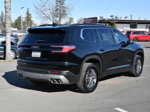 Used 2025 GMC Acadia Elevation image 8