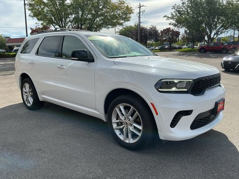 Used 2024 Dodge Durango GT AWD/4WD image 3