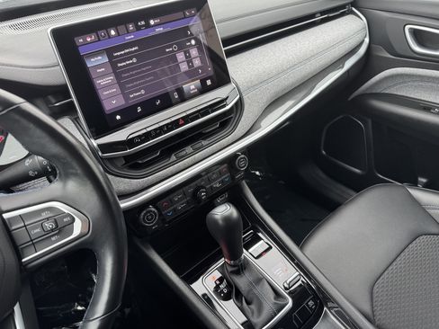 Used 2022 Jeep Compass Latitude w/ Convenience Group image 30