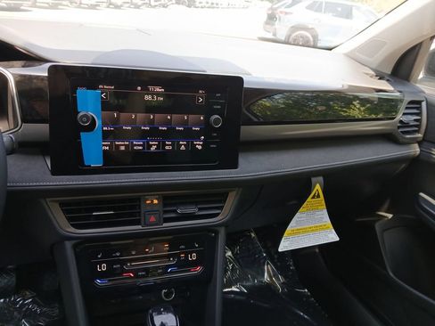 New 2026 Volkswagen Taos SE AWD/4WD image 17