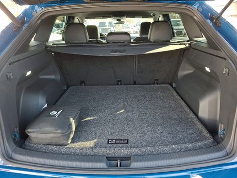 Certified 2025 Volkswagen Atlas Cross Sport SE image 27