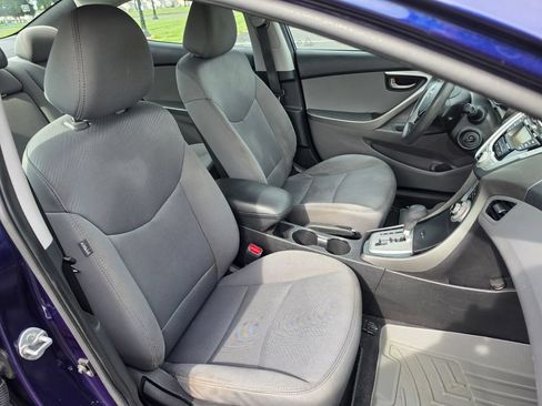 Used 2011 Hyundai Elantra GLS FWD image 9