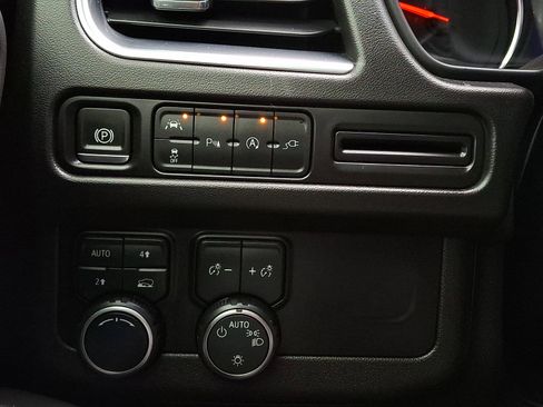 Used 2021 Chevrolet Tahoe LT w/ Luxury Package image 28