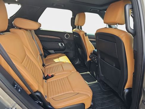 Used 2019 Land Rover Discovery HSE AWD/4WD image 14