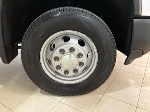 Used 2025 Chevrolet Silverado 3500 W/T image 29