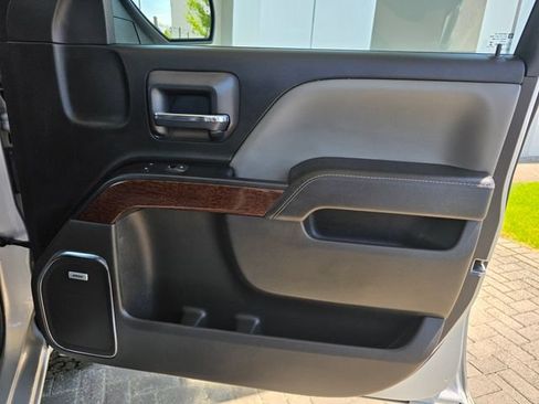Used 2018 GMC Sierra 1500 SLT AWD/4WD image 9