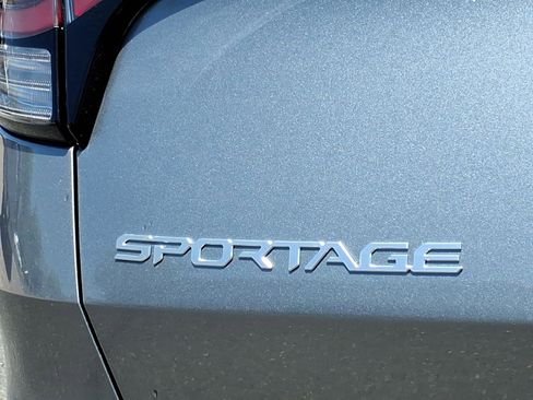 Used 2023 Kia Sportage LX FWD image 15