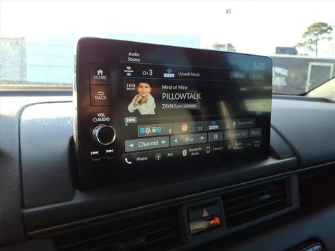 Used 2023 Honda Pilot TrailSport image 13