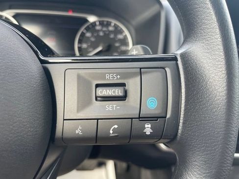 Used 2023 Nissan Rogue SV AWD/4WD image 8