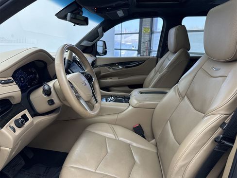 Used 2019 Cadillac Escalade Platinum image 11