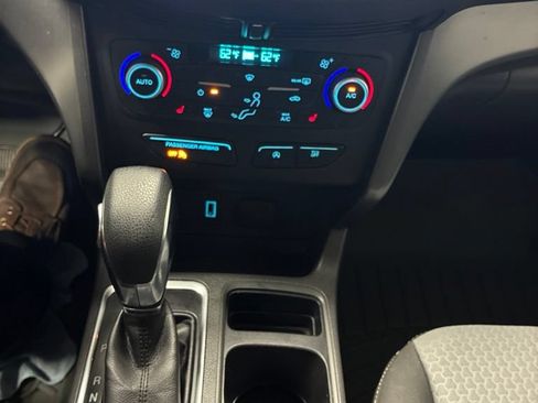 Used 2018 Ford Escape SE w/ SE Sync 3 Package AWD/4WD image 19