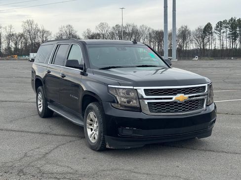 Used 2015 Chevrolet Suburban LT image 1