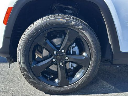 Used 2026 Jeep Grand Cherokee Limited w/ Limited Altitude Package AWD/4WD image 7